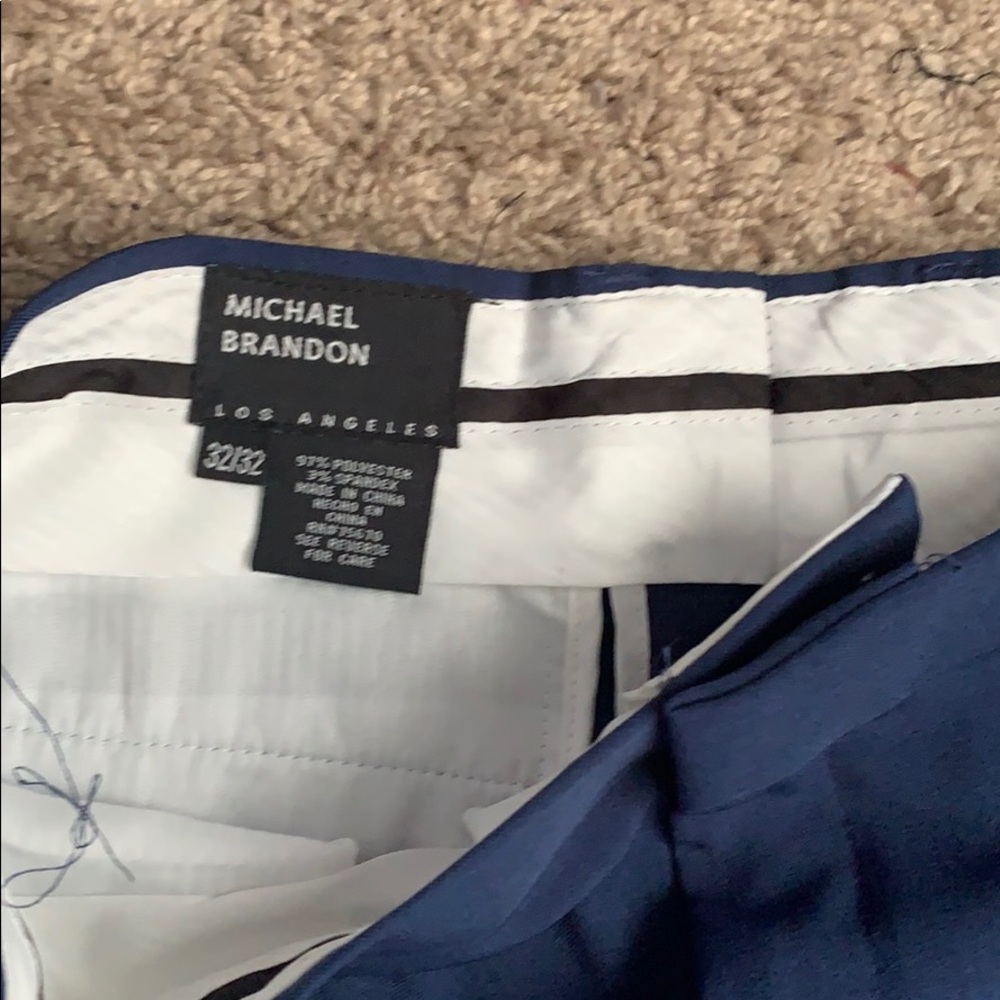 Dress pants - Picture 2 of 3